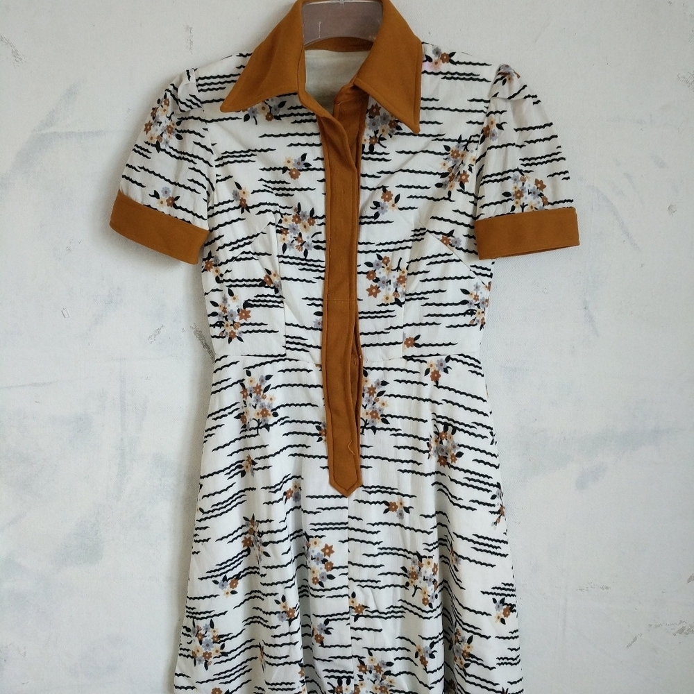 Vintage Floral Dress with Brown Accents